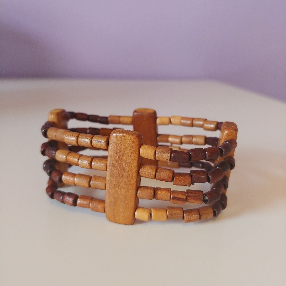 Wooden beads cuff